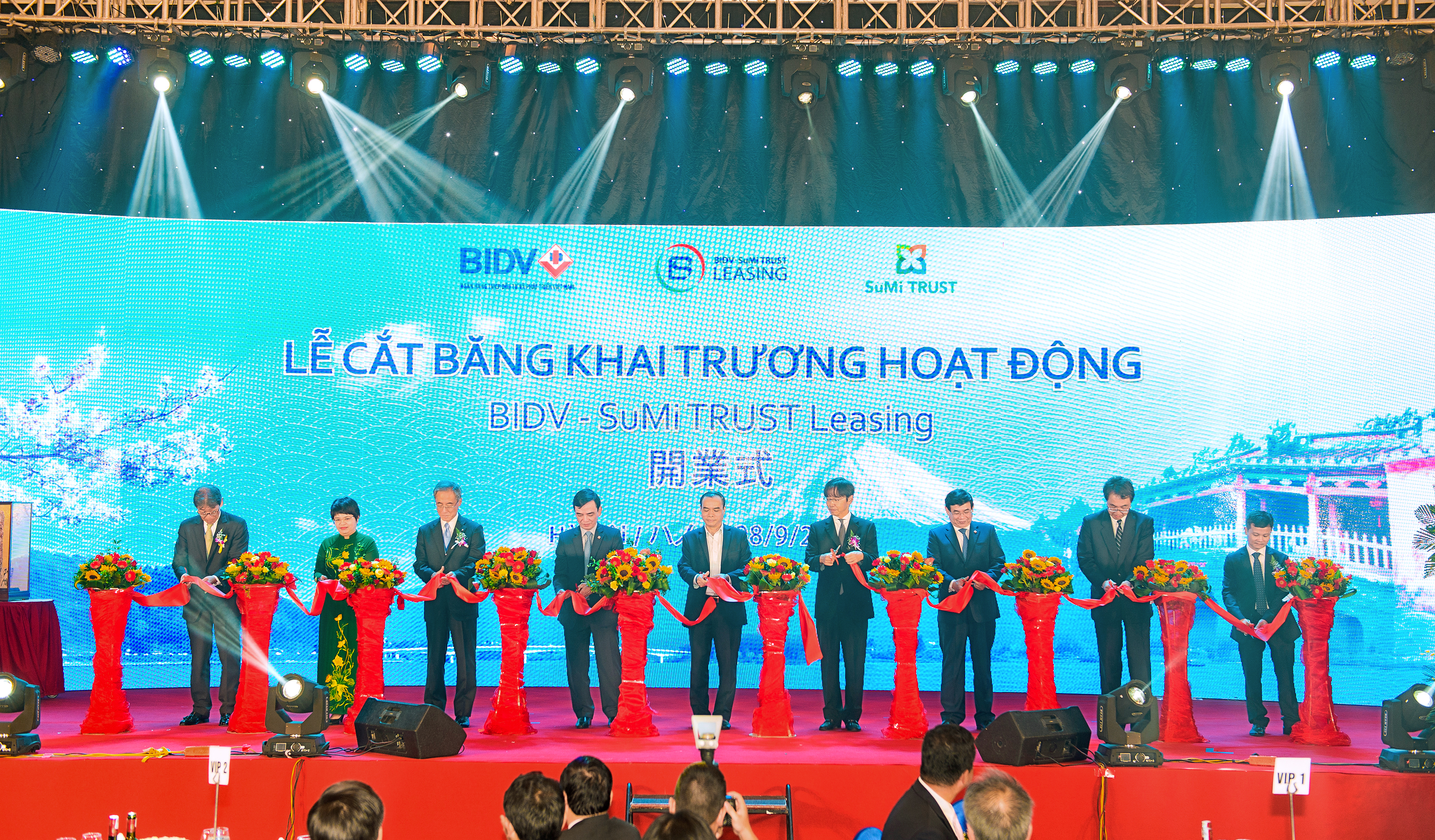 Opening tape-cut ceremony